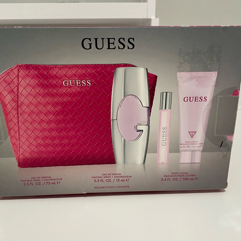GUESS Pink Gift Set